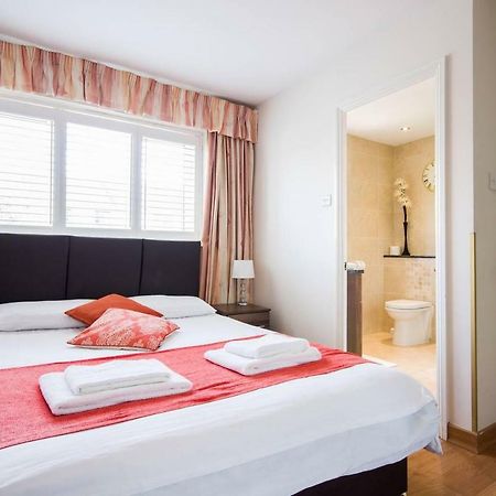 Spacious House, Sleeps 7 People Ридинг Экстерьер фото