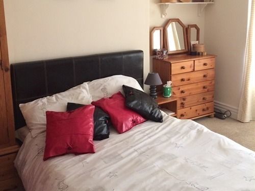 Spacious House, Sleeps 7 People Ридинг Экстерьер фото
