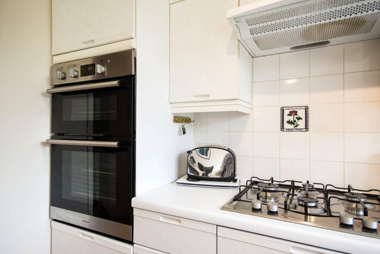 Spacious House, Sleeps 7 People Ридинг Экстерьер фото